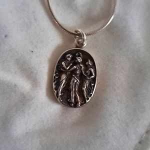 Meet your Posher, Maia